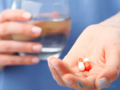 ӡ������ɳ(GEFITINIB)�Ǳȿ����ɸ��õ����ڷΰ�ҩ��