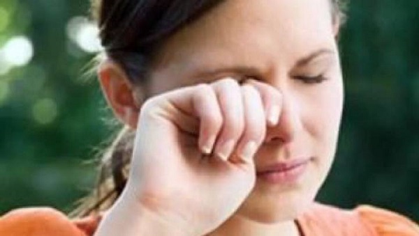 眼角膜发炎是什么原因引起的?眼